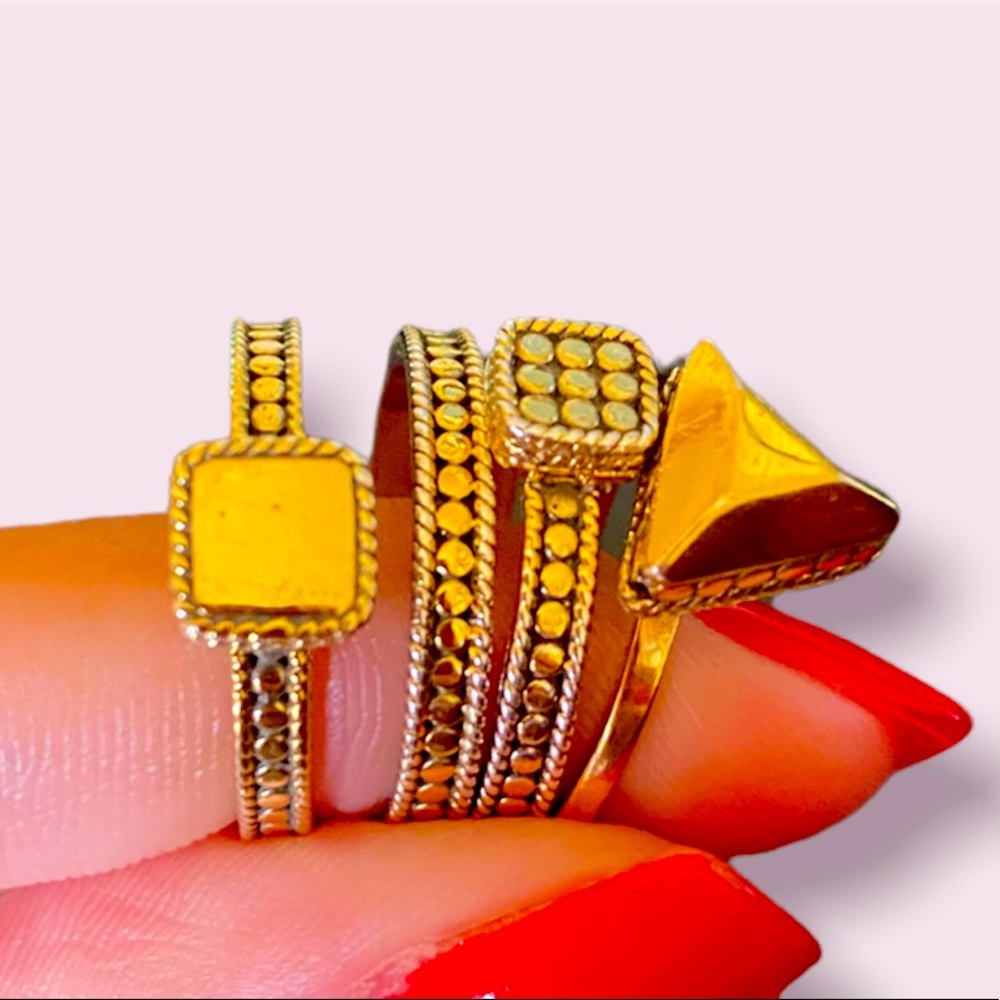 Anna Beck gold stackable ring set